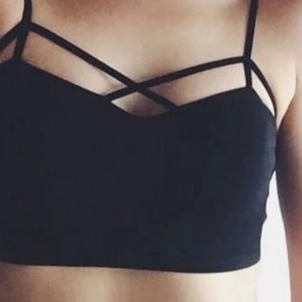 Black strappy criss cross bra/bralette